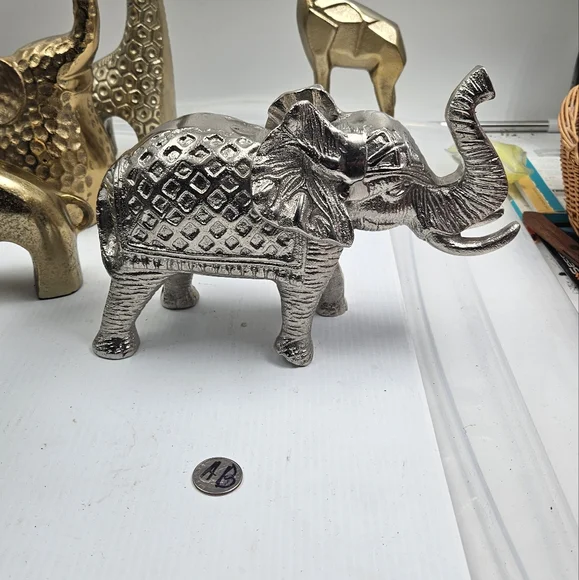 Jungle Safari Animals Lot of 8 Gold Colored Toy Pretend Play Aluminum